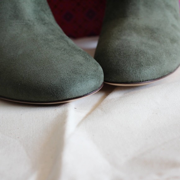 Tory Burch Kira Olive Green Suede Gold Stud Logo Ankle Bootie - Picture 8 of 17